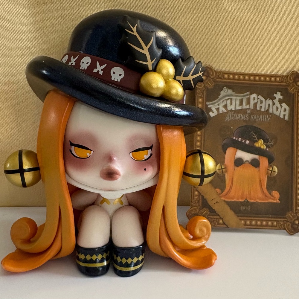 Cousin It in the Skullpanda collab with the Addams Family series! Discontinued!